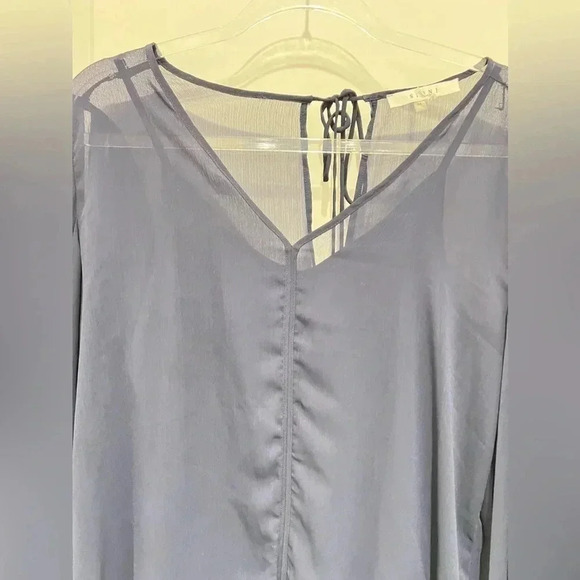 Sioni Navy Blue Two Piece Blouse Sheer Cami - Picture 2 of 10